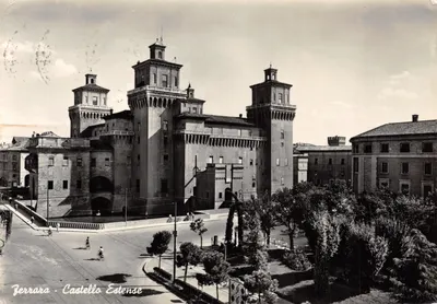 Ferrara - Castello Estense — vue du château avec trois tours et jardin, éditeur Ed. M. G. - Ferrara, n° 15214