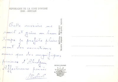 Abidjan — vue aérienne, marché, bâtiment moderne, danseur masqué — éditeur IRIS — पीछे