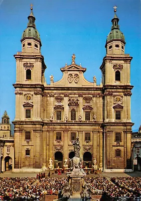 Salzbourg — Cathédrale et place du Dom avec spectacle de « Jedermann » — MM-Verlag, N° FS 45