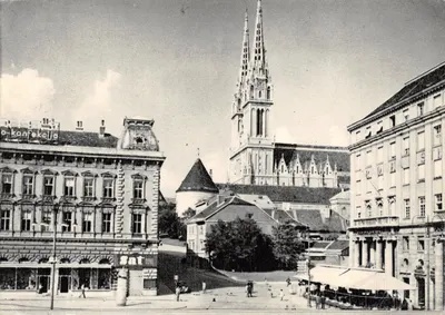Zagreb — Place de la Cathédrale — éditeur D. Frković, n° 12