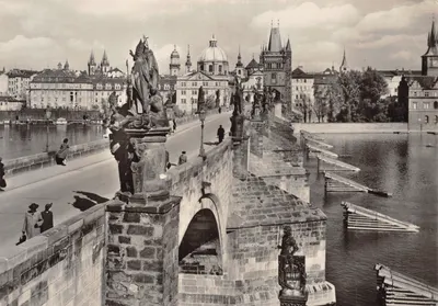 Prague - Charles Bridge — vue du côté de Staroměstská, avec statue de Sainte-Élisabeth et église Saint-Nicolas, éditeur ORBIS, n° 1-2078