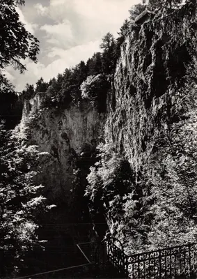 Vue de la falaise de Moravský Kras — éditeur OREIS, n° 121137