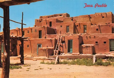 Jaos Pueblo — architecture en adobe — Publié par Perley Studios