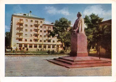 Ulyanovsk — Monument à V.I. Lénine sur la place privokzalnaya — Éditeur « Sovetskii khudozhnik »