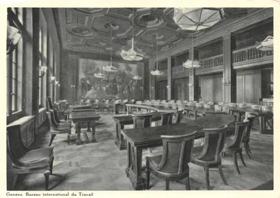 Genève, Bureau international du Travail — Salle du Conseil d'Administration, avec boiseries et ameublement en laurier, tapiserie des Gobelins
