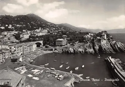 Genova Nervi - Porticinolo — vue du port avec bateaux et colline habitée, éditeur DOTALFOTO MILANO, n° 169