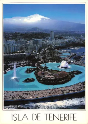 Isla de Tenerife — vue aérienne du parc aquatique avec le volcan Teide en arrière-plan — ÉDITA: MATICES 7, S.A