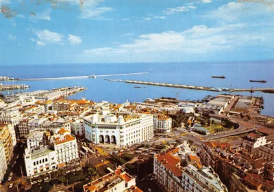 Vue générale — La Grande Poste à Alger — éditeur publistar