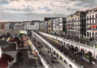 Algiers - Les Rampes — vue panoramique de la rue principale avec arcades et bâtiments coloniaux — éditeur CALICE et Cie, Algiers