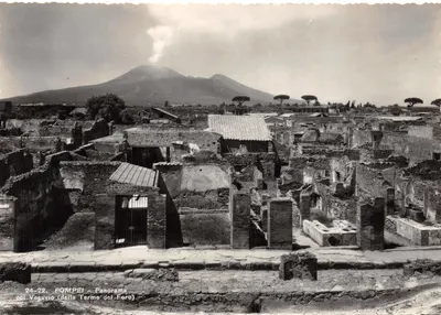 Pompeï — Panorama avec le Vésuve (dalle Terme del Foro) — éditeur Como & E. Brunner
