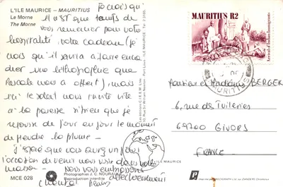 Le Morne — vue aérienne du mont et de la côte — éditeur Les éditions C.I.E.M. Ltée — पीछे
