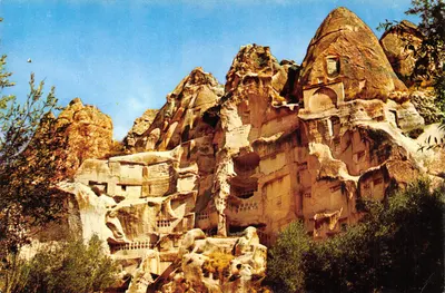 Cappadocie — ville fantastique des pigeons près d'Ürgüp — éditeur AND
