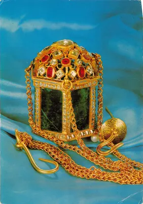 Suspension d'émeraude — ornée de rubis et de diamants — éditeur Keskin Color