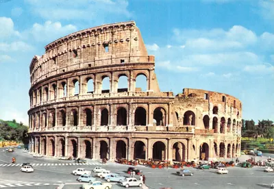 Colisée de Rome — vue panoramique avec voitures d'époque — éditeur ITALIAN LEADER IN SOUVENIRS, n°326