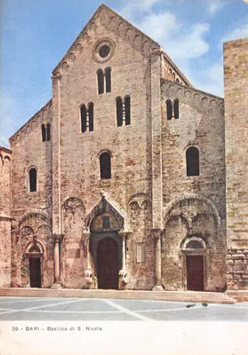Bari - Basilica di S. Nicola — façade romane en pierre avec portail central et fenêtres en arc brisé, éditeur 'Officine Grafiche Ricordi S.p.A. Milano' n°39