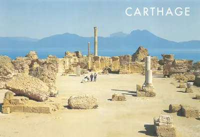 Carthage — ruines antiques avec colonnes et vue sur la mer — ÉDITIONS COLORAMA
