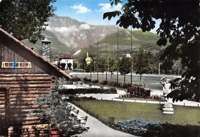 Alpina — vue du parc avec statue et montagnes — Ediz. Foto Ghedina, n° C. 93/145  Pedavena