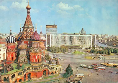 Moscou — Cathédrale de Saint-Basile et hôtel Rossiya — Photo T. Gutiña