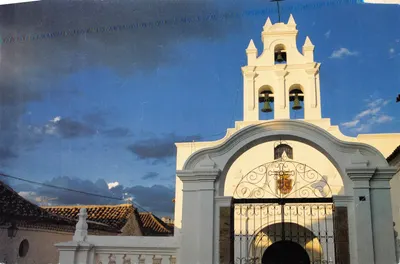Église de Tarija — façade avec clocher et grille ornée — éditeur Bolivian Photo Agency, n° 340650