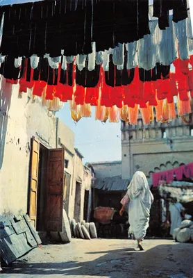 Marché de Marrakech — Teinturiers — éditeur LARBI MAMMOUD