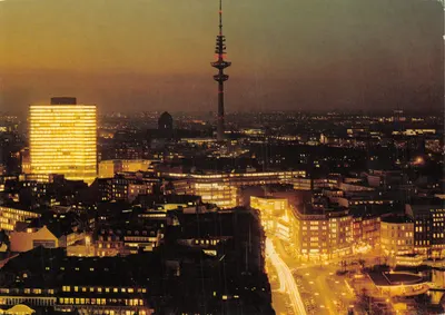 Hambourg — vue nocturne avec le Fernsehturm et le Jungfernstieg — éditeur ANCO