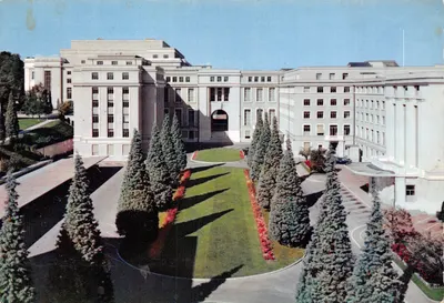 Genève - Palais des Nations — Cour du Secrétariat — éditeur non visible