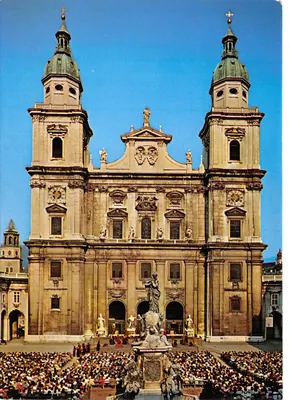 Salzbourg — Cathédrale et place du Dom — éditeur MM-Verlag, n° FS 45