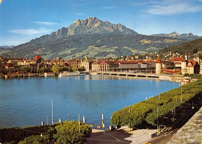 Luzern und Pilatus 2132 m — vue panoramique avec le Pilatus en arrière-plan — éditeur Otto Süssli, Thalwil-Zürich, n° K 35