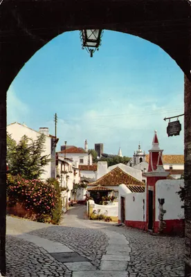Obidos — vue depuis l'entrée de la ville — éditeur Portugal Turistico