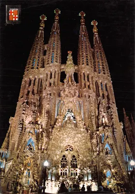 Temple de la Sagrada Família (Gaudí) — illuminé par Buhigas — éditeur COMERCIAL ESCUDO DE ORO, S.A. — N° 52