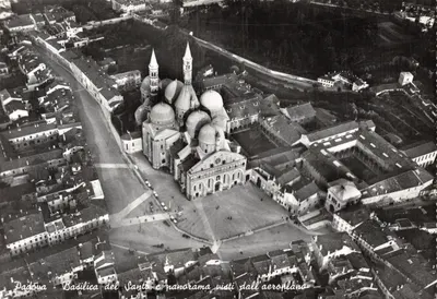 Padoue - Basilique du Saint et panorama - vue aérienne
