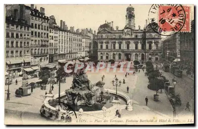 LYON — Place des Terreaux, Fontaine Bartholdi i Hôtel de Ville — LL.