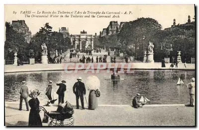 Paryż — Widok na basen Tuileries i Arc de Triomphe du Carrousel — A.P. n°89