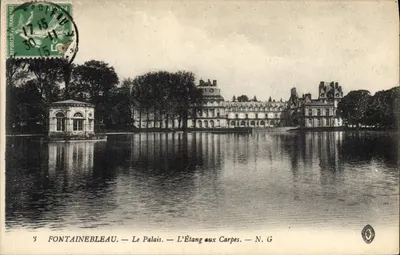 Fontainebleau — Pałac — Jezioro z karpiami — N. G.