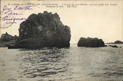 Entrada de PORT-BLANC (Côtes-du-Nord) — grande rocha em forma de bispo — ND Phot.