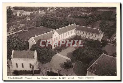 Villeblevin (Yonne) — A Colônia Escolar do XIIº Arrondissement — Curso de Honra
