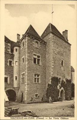 VOUTENAY-sur-CURE (Yonne) — O Velho Castelo — Fot. Dombier Maçon