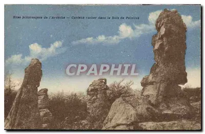 Rocha curiosa no Bois de Païolive — Sítios pitorescos da Ardèche