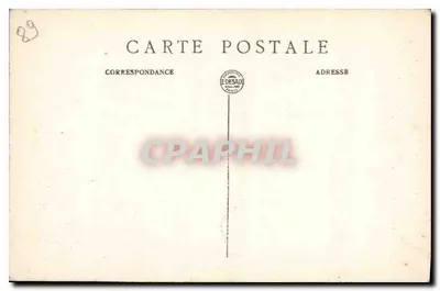 Auxerre — Wieża i Katedra św. Germain — Wieża z XII wieku jest teraz oddzielona od katedry dawnego klasztoru św. Germain. Wieża z IX wieku, w której pochowani są wielu biskupów z Auxerre. P. F. — Rewers