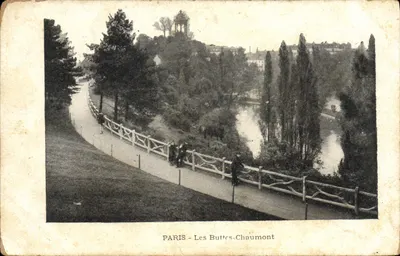 PARIS - As Buttes-Chaumont — vista do parque com lago e passeio — editor não identificado