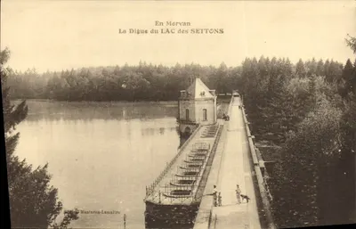 A Digue do Lago dos Settons — Em Mervan — Edição Montaron-Lamalire