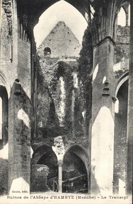 Ruínas da Abadia de Hambye (Manche) — O Transepto — Gaule, editor