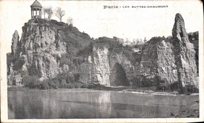Paris - Les Buttes-Chaumont — vista das falésias e do templo