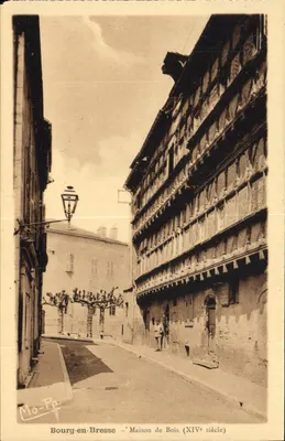 Bourg-en-Bresse — Casa de Madeira (século XIV) — Mo-Pa