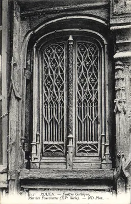 Rouen — Okno gotyckie (Rue des Fourchettes) — ND Fot.