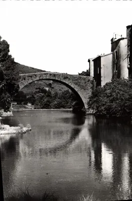 Le Vigan dos Cévenas — O Velho Ponte (século XII) classificado — Éditions des Frères Lumière, Lyon