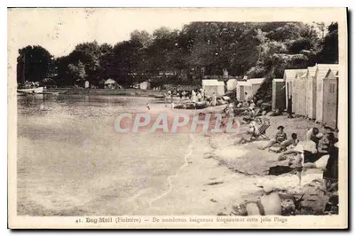 Beg-Meil (Finistère) — Muitos banhistas frequentam esta linda praia