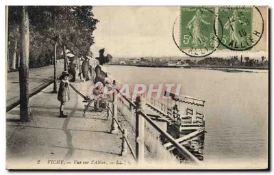 Vichy — Vue sur l'Allier — Léa.