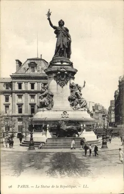 Paris — La Statue de la République — LL.