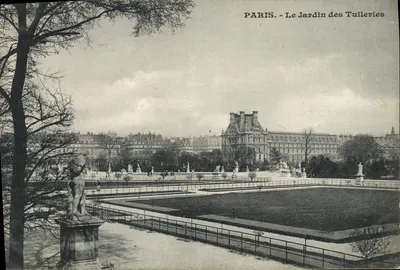 Paris - O Jardim das Tuileries — vista do jardim com estátuas e edifícios em segundo plano